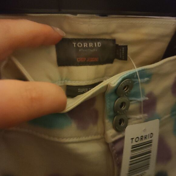 20W Torrid Crop Jegging Tie Dye Super Soft Jeans High Waist Stretch Fitted pocke - Picture 8 of 9